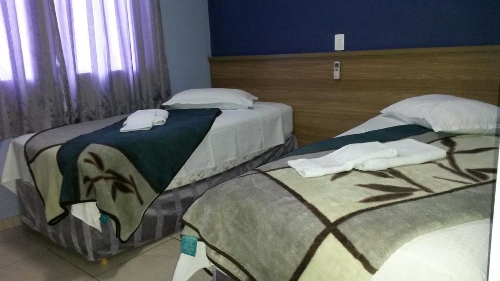 Sokulski Flat Hotel E Restaurante Araucária Quarto foto
